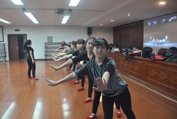 演员排练中